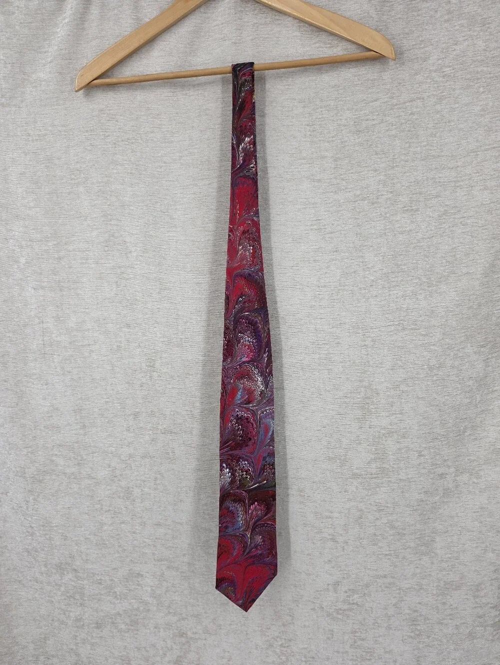Vintage Silk Red Marbled Art Tie Men's Necktie By Smithsonian Institution